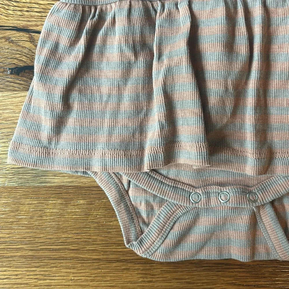 Kate Quinn stripe Peplum onesie NWT 18-24 months - Picture 4 of 6